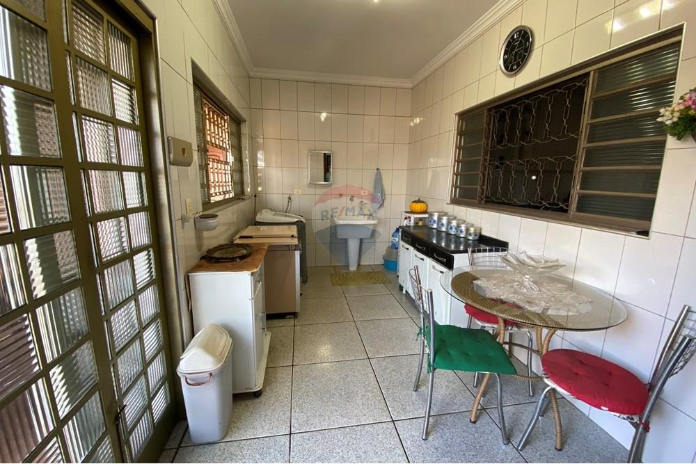 Casa - Venda - Americana , São Paulo - F1ECC3F1-82F8-4FD9-B7C0-D0DFE5F28BF2.JPG - Área de serviço - 690231025-222