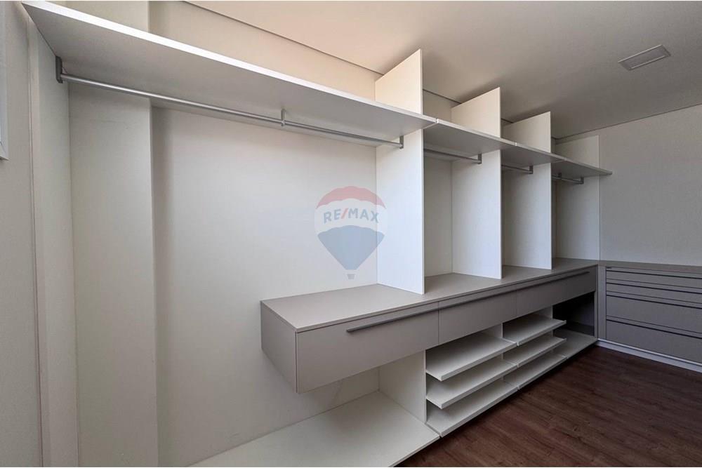 Casa de Condomínio - Venda - Bragança Paulista , São Paulo - photo_15_2025-05-22_12-11-11.jpg - Closet - 690041018-290