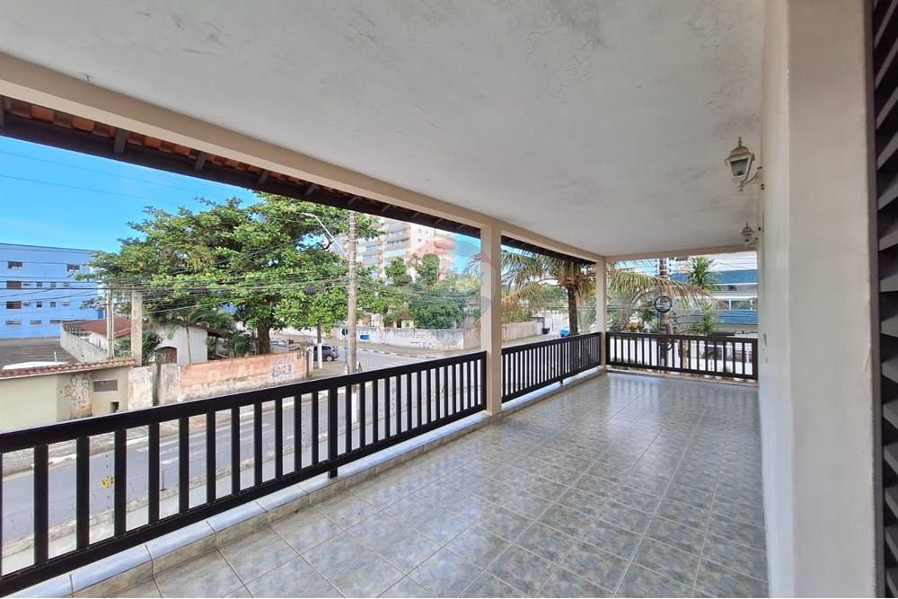 Sobrado - Venda - Bertioga , São Paulo - sobrado-a-venda-no-centro-de-bertioga-com-3-quartos-e-1-suites-50m-da-praia-remax-690341014-14-corretora-paula-jacometti-foto34. - Terraço - 690341014-14