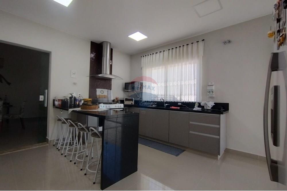 Casa de Condomínio - Venda - Bragança Paulista , São Paulo - Imagem do WhatsApp de 2025-07-14 à(s) 14.58.29_117c4680 Vica 22.jpg - Cozinha - 690041099-18