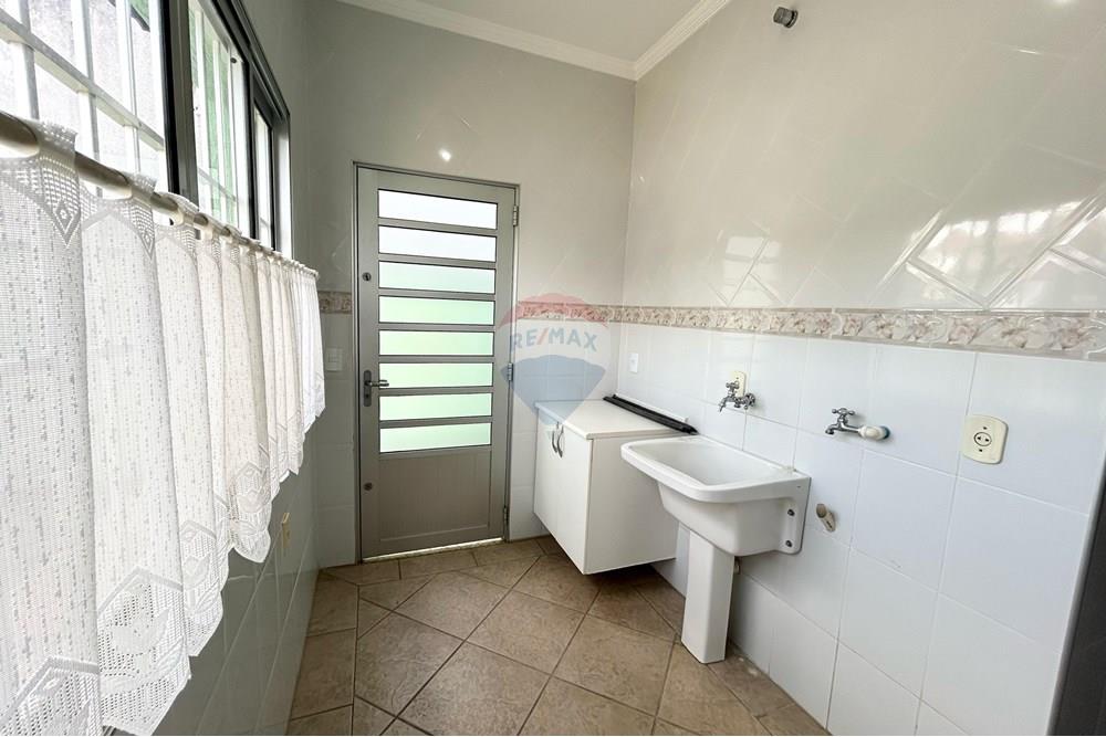 Casa - Alugar - Bragança Paulista , São Paulo - WhatsApp Image 2025-04-17 at 14.57.35 (1).jpeg - Área de serviço - 690041099-6