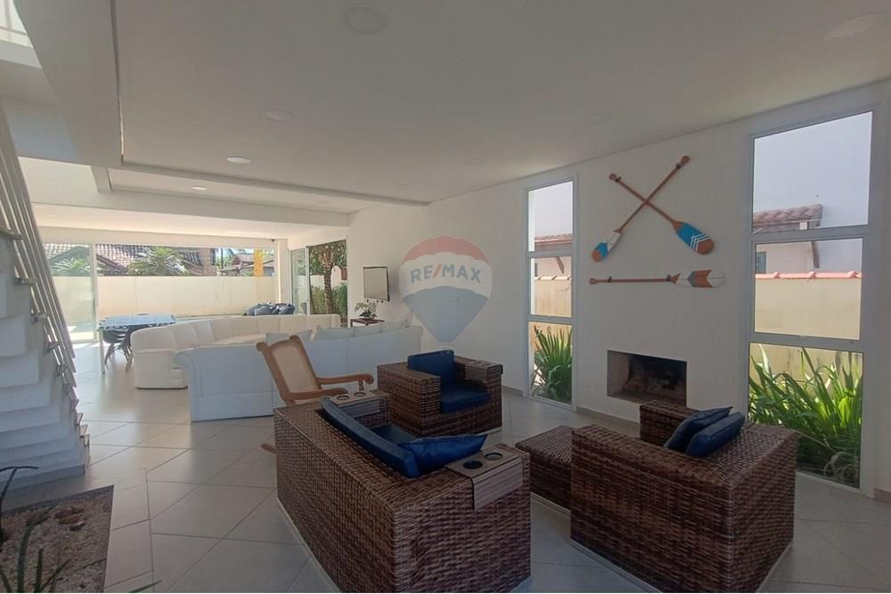 Casa - Venda - Bertioga , São Paulo - casa-com-6-suítes_a-venda-na-Indaiá-Bertioga-remax-690341032-30-corretor-Edivaldo-Santos-003.jpg - Sala de estar - 690341032-30