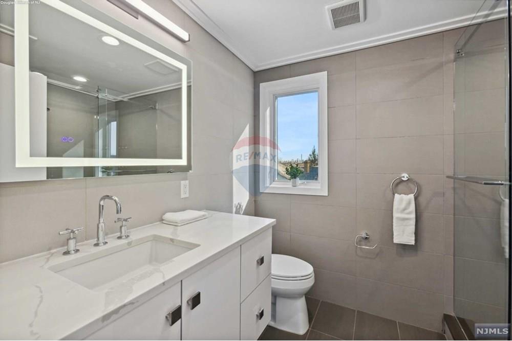 Apart Hotel/ Flat - Venda - Araçatuba , São Paulo - banheiro 02.jpg - 710141001-41