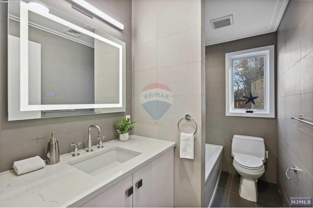 Apart Hotel/ Flat - Venda - Araçatuba , São Paulo - bathroom 01.jpg - 710141001-41