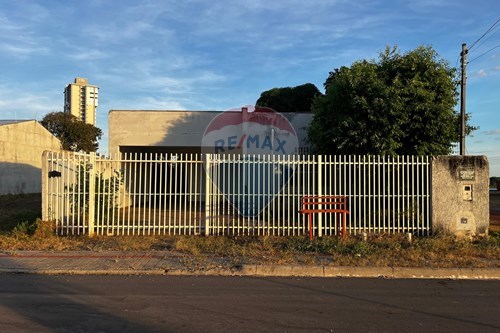 Venda-Casa-Jardim Beira Lago , Araguaína , Tocantins , 77813345-722171037-11