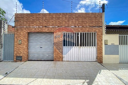 Venda-Casa-Rua Manoel Cirílo , 295  - proximo da Drogasil  - Santos Reis , Parnamirim , Rio Grande do Norte , 59141040-720811041-32