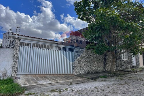 Venda-Casa-Rua Jessé Barbosa de Menezes , 51  - Alto Branco , Campina Grande , Paraíba , 58401682-720291010-103