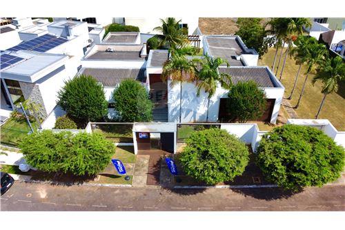 Venda-Casa-Rua Tim Maia , 121  - Aquarela Brasil , Sinop , Mato Grosso , 78556-551-721561011-16