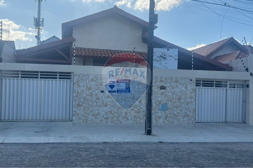 Venda-Casa-Rua Edesio Silva , 602  - Prox a Igreja das Graças  - Liberdade , Campina Grande , Paraíba , 58414-255-720291047-76