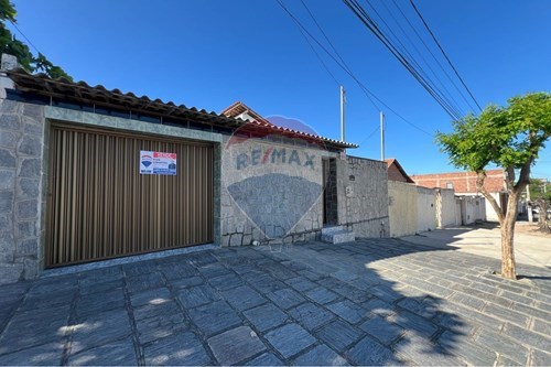 Venda-Casa-Rua Freira Francisca Gusmão , 466  - Próximo a Academia Esfit  - Bodocongó , Campina Grande , Paraíba , 58430160-720291014-96