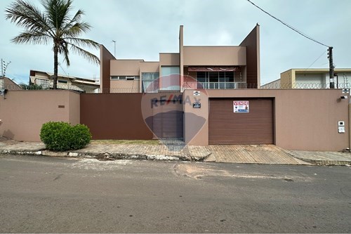 Venda-Sobrado-Jardim Filadélfia , Araguaína , Tocantins , 77813210-720991005-84