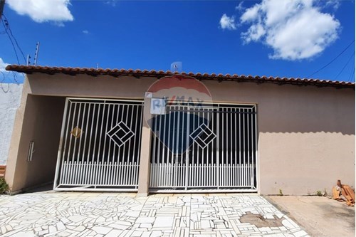 Venda-Casa-Rua 05 QD6 CS7 , 0  - CPA III , Cuiabá , Mato Grosso , 78058-326-720911052-47