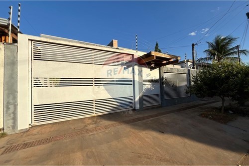 Venda-Casa-Rua Sumare , 393  - PAULISTA II , Sinop , Mato Grosso , 78556-838-721561066-4