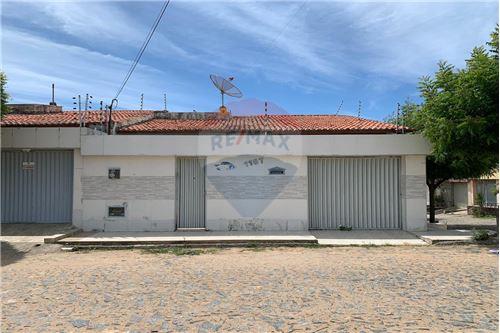 Venda-Casa-Rua Valdemiro José Oliveira , 1187  - No final da rua principal do Altiplano  - Altiplano , Iguatu , Ceará , 63.505-430-720931002-379