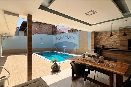 Venda-Casa-Rua Hilda Seixas , 5  - prox. ao DB  - Parque 10 de Novembro , Manaus , Amazonas , 69054639-720661009-88