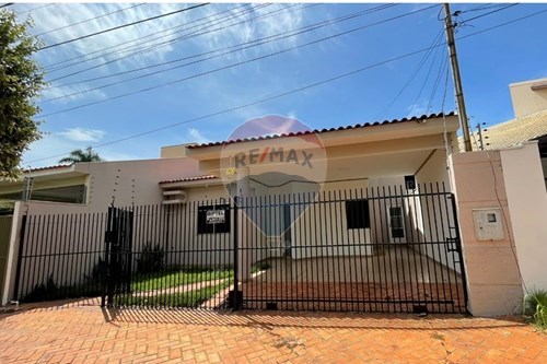 Venda-Casa-Avenida Joaquim de Oliveira , 1214  - proxima a escola cie  - Vila Aurora I , Rondonópolis , Mato Grosso , 78740044-721981010-308