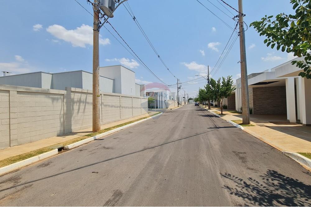 Casa de Condomínio - Alugar - Lucas do Rio Verde , Mato Grosso - (21).jpg - Jardim Externo - 722231009-15