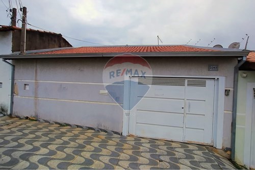 Venda-Casa-Rua Arnaldo Ferreira Coelho , 2393  - rua paralela ao campo de futebol  - Jardim Pinheiros II , Franca , São Paulo , 14407362-780231042-163