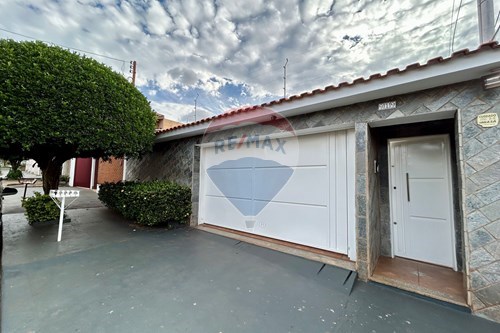 Venda-Casa-Rua Manoel Picão Junior , 919  - Parque Industrial Lagoinha , Ribeirão Preto , São Paulo , 14095070-780131009-104