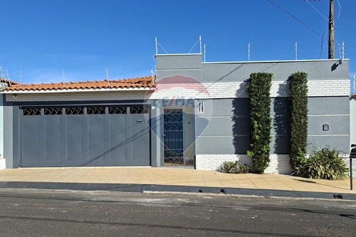 Venda-Casa-Rua Professor Alcides Correa , 4820  - A duas quadras da Avenida São Vicente  - Jardim Noêmia , Franca , São Paulo , 14403778-780231007-95