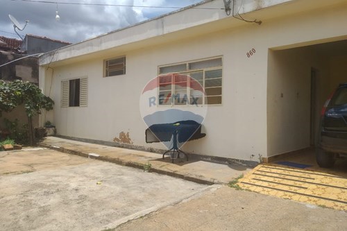 Venda-Casa-R. Lybia Vilela Junqueira , 860  - Perto da Avenida Brasil  - Jardim Paulistano , Franca , São Paulo , 14402 405-780231035-20
