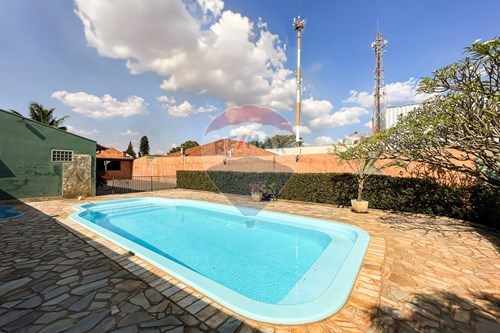 Venda-Casa-Rua Júlia Nechi Piana , 230  - Perto da Rua Javari  - Geraldo Correia de Carvalho , Ribeirão Preto , São Paulo , 14061300-780121033-4