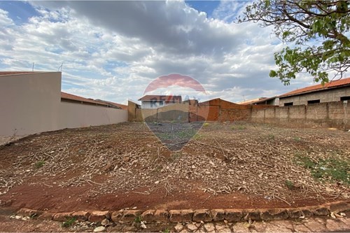 Venda-Terreno-Rua José Mutão , lote 3  - Próximo à UBS do Santa Lúcia  - Jardim Santa Lúcia , São Joaquim da Barra , São Paulo , 14600-000-780301006-44