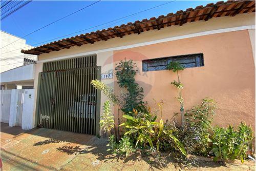 Venda-Casa-Rua Alfredo Benzoni , 107  - Em frente Unaerp  - Iguatemi , Ribeirão Preto , São Paulo , 14.091-520-780171018-352
