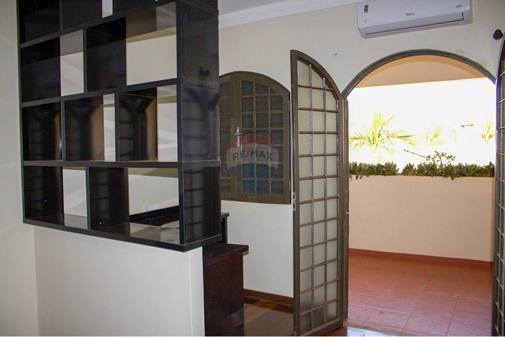 Sobrado - Venda - São Joaquim da Barra , São Paulo - WhatsApp Image 2025-10-03 at 16.30.03 (1).jpeg - 780301007-4