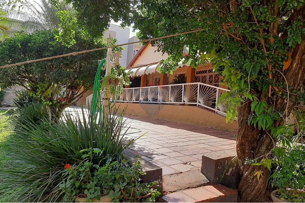 Chácara / Sítio / Fazenda - Venda - Jaboticabal , São Paulo - WhatsApp Image 2025-05-12 at 20.55.59 (1).jpeg - Quintal - 780201011-41