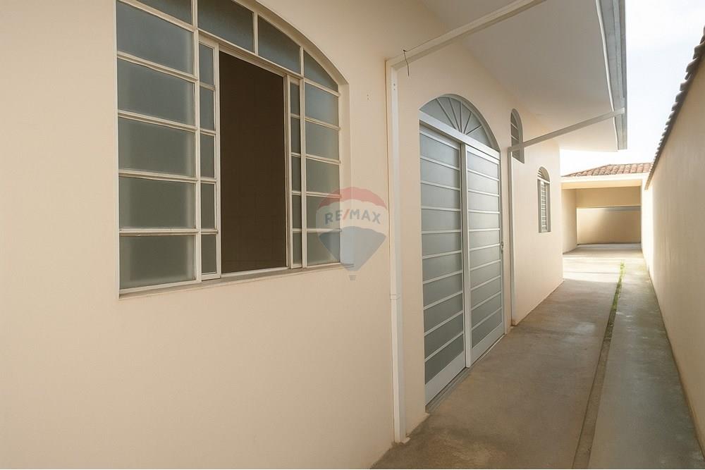 Casa - Venda - Franca , São Paulo - A_photograph_captures_the_exterior_side_of_a_singl.jpg - 780231035-35