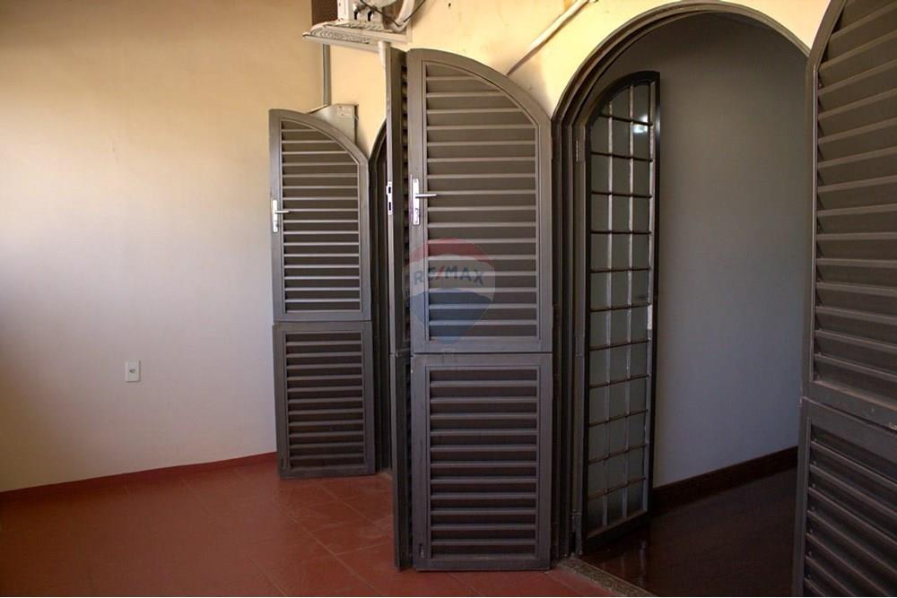 Sobrado - Venda - São Joaquim da Barra , São Paulo - WhatsApp Image 2025-10-03 at 16.30.05 (3).jpeg - 780301007-4