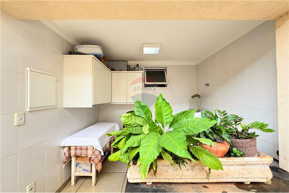 Casa - Venda - Ribeirão Preto , São Paulo - Área de serviço - 780211014-97