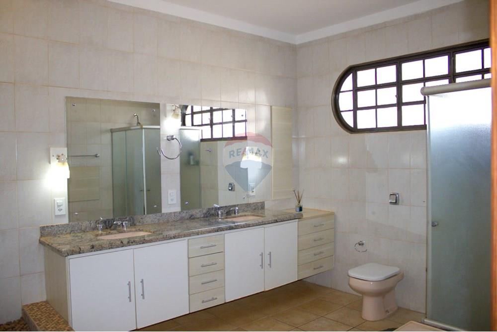 Sobrado - Venda - São Joaquim da Barra , São Paulo - WhatsApp Image 2025-10-03 at 16.30.01 (3).jpeg - 780301007-4