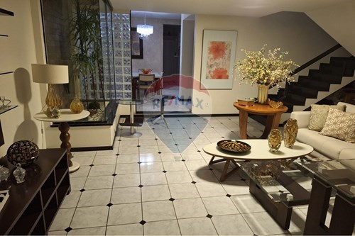 Venda-Casa-Rua Expedicionário José Moreira Barbosa , 14  - São Conrado , Aracaju , Sergipe , 49043080-850581010-304