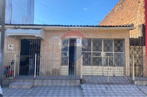 Venda-Casa-Rua Otacílio de Holanda , 10  - Mesma rua da distribuídora de gás  - Cidade Universitária , Maceió , Alagoas , 57073-520-850711016-3