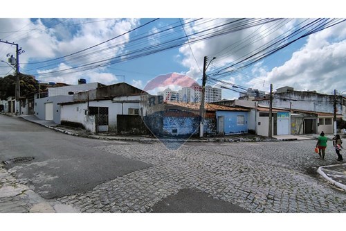 Venda-Casa-Rua João Melo , 70  - prox. padaria Regina  - Luzia , Aracaju , Sergipe , 49045670-850631021-3