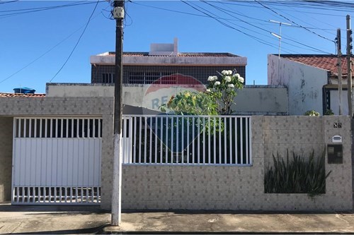 Venda-Casa-Rua Sargento Vasconcelos , 00  - No fundo da urgência da Farolandia  - Farolândia , Aracaju , Sergipe , 49030710-850581211-31