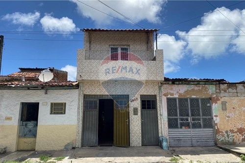 Venda-Casa-Avenida Governador Teobaldo Barbosa , 575  - Ponta Grossa , Maceió , Alagoas , 57015850-850271136-2