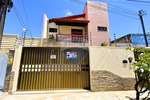 Venda-Casa-Rua Bitencourt Sampaio , 115  - Rua paralela a Avenida Rio de Janeiro  - Pereira Lobo , Aracaju , Sergipe , 49052120-850581003-651