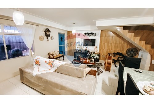 Venda-Casa-Rua Natalício Urquisa , 763  - Colégio Santa Emília – Unidade Candeias  - Candeias , Jaboatão dos Guararapes , Pernambuco , 54440131-850091016-106