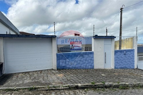 Venda-Casa-Rua Mariápolis , 240  - transportadora Malaquias  - Magano , Garanhuns , Pernambuco , 55294-520-850131003-465