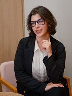 Lara Oliveira Andrade - RE/MAX LIVRE