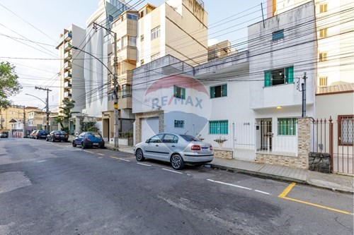 Venda-Casa-Rua Vilela Filho , 208  - Santa Helena , Juiz de Fora , Minas Gerais , 36015280-860241083-7