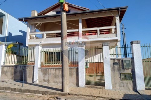 Venda-Casa-Rua Angelina Bocardi de Carvalho , 58  - Alvorada  - Centro , Lambari , Minas Gerais , 37840-000-860301018-267