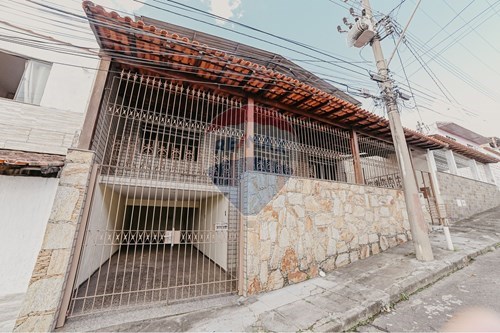 Venda-Casa-Rua Maria Garcia , 355  - Lourdes , Juiz de Fora , Minas Gerais , 36070630-860211126-10