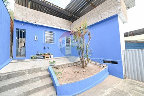 Venda-Casa-Rua Humberto Berzoini , 357  - Santa Luzia , Juiz de Fora , Minas Gerais , 36031060-860211029-53