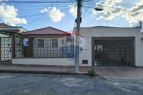 Venda-Casa-Wenceslau Brás , 223  - Santa Tereza I , Barbacena , Minas Gerais , 36201076-860391028-16