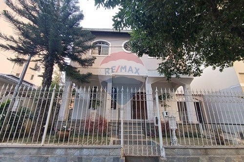 Venda-Casa-Rua Dr José Cesário , 46  - Próximo ao Hortifruti da Av Rio Branco  - Alto dos Passos , Juiz de Fora , Minas Gerais , 36025-030-860381041-63