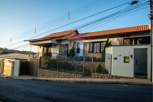 Venda-Casa-Centro , Ubá , Minas Gerais , 36500-240-860511004-3